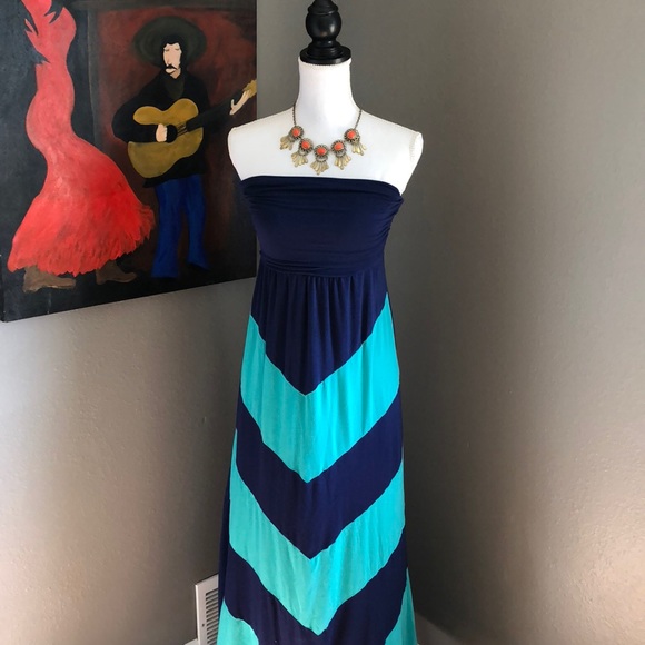 Design History Dresses & Skirts - Strapless Maxi Dress